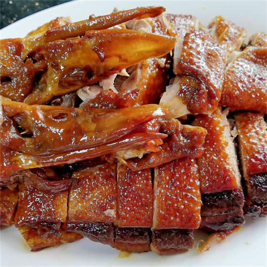 凤喜冰糖五味鸭 (半只) Feng Xi Duck with Rock Sugar Five-Spice (Half)